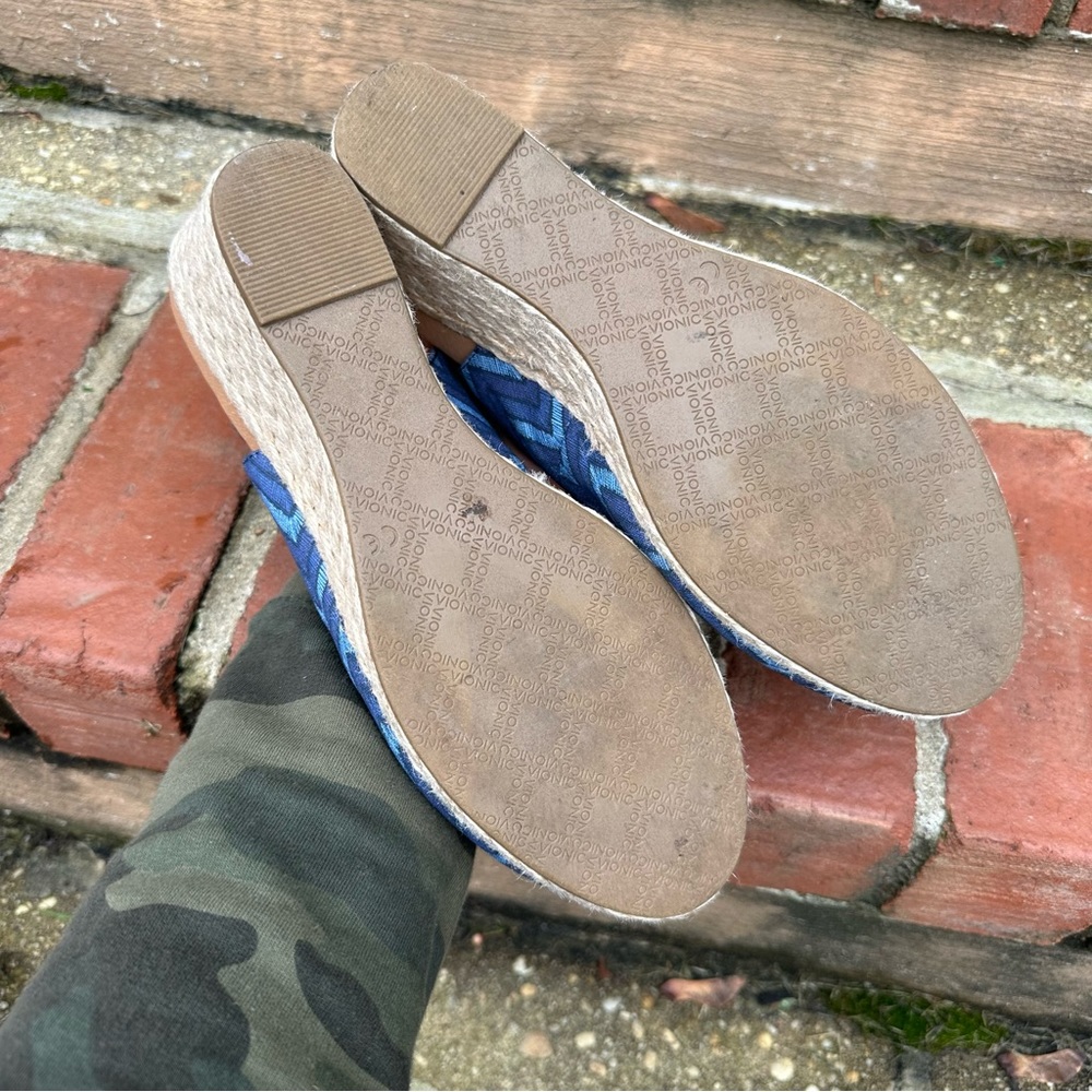 Vionic "Coralina" Blue Chevron Print Slingback Espadrille Wedge Sandals US 10 - Picture 12 of 15